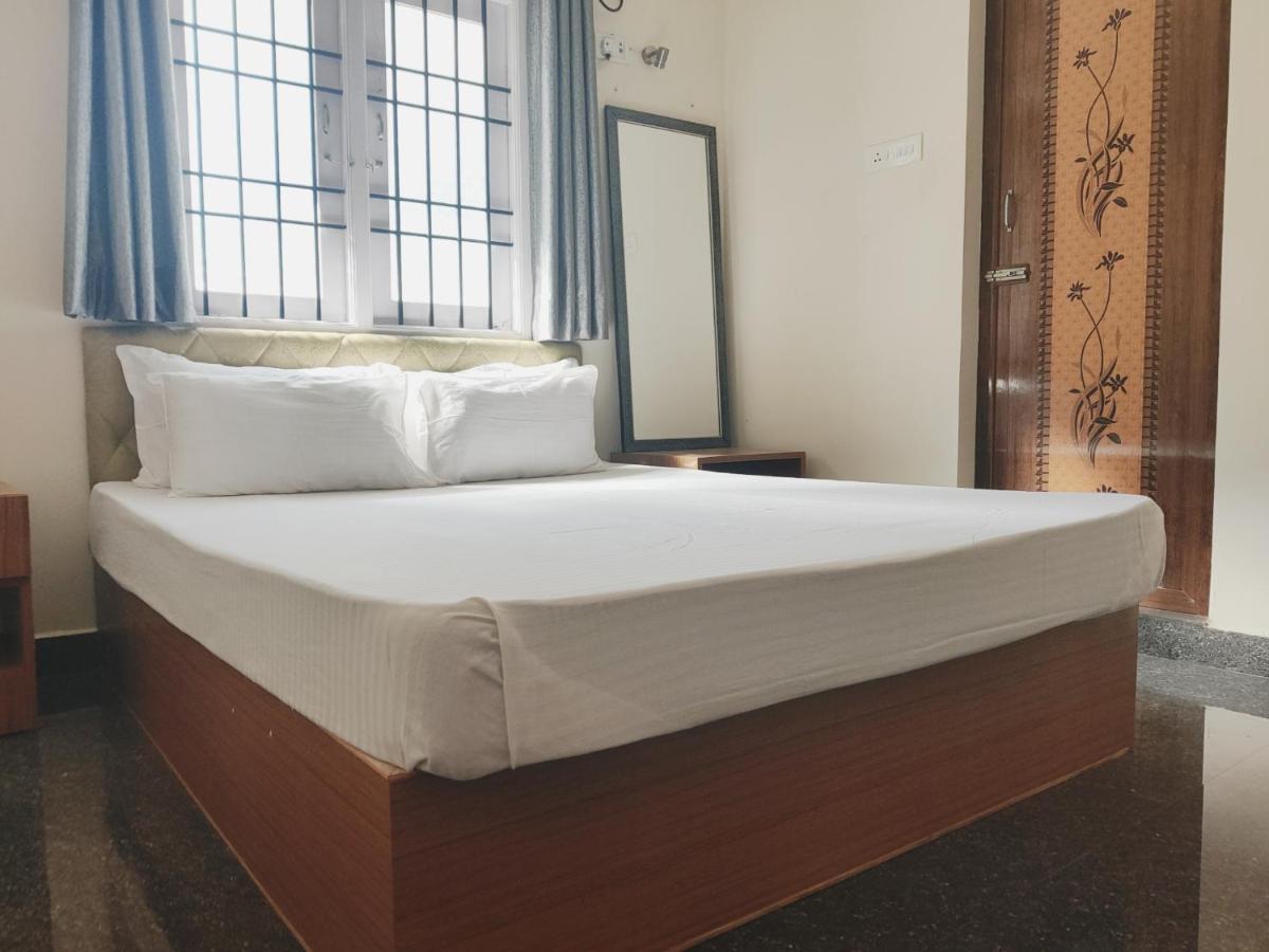 S3 Beach House Puducherry Exterior foto